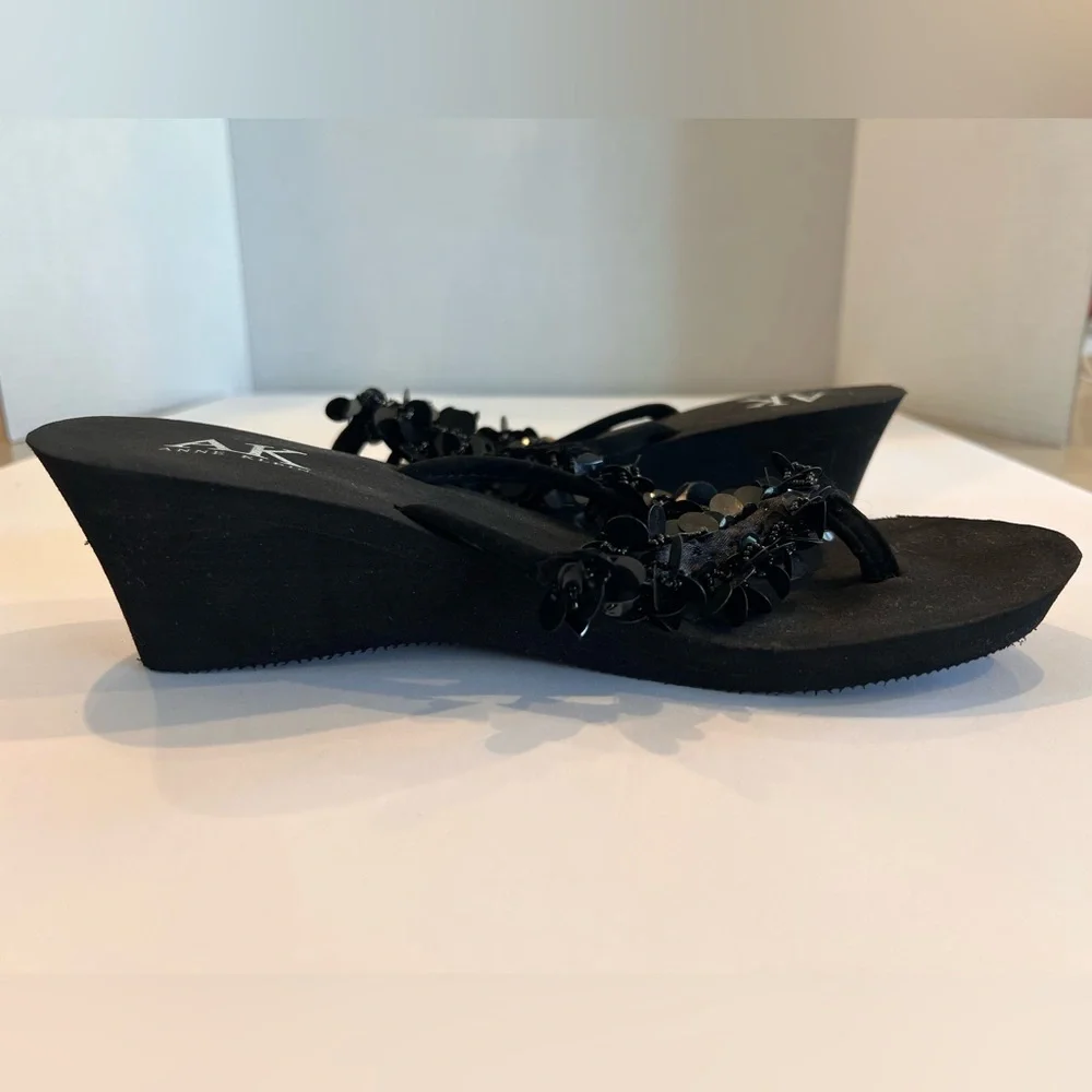 Anne Klein Black Embellished Sandals Size 7 with 2” heel platform